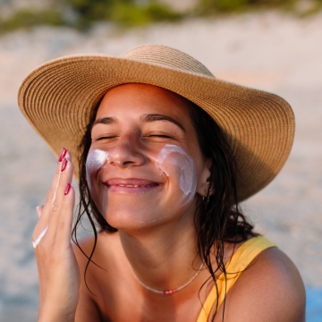 Quelle crème solaire choisir pour l’été ? Nos conseils pour une protection efficace