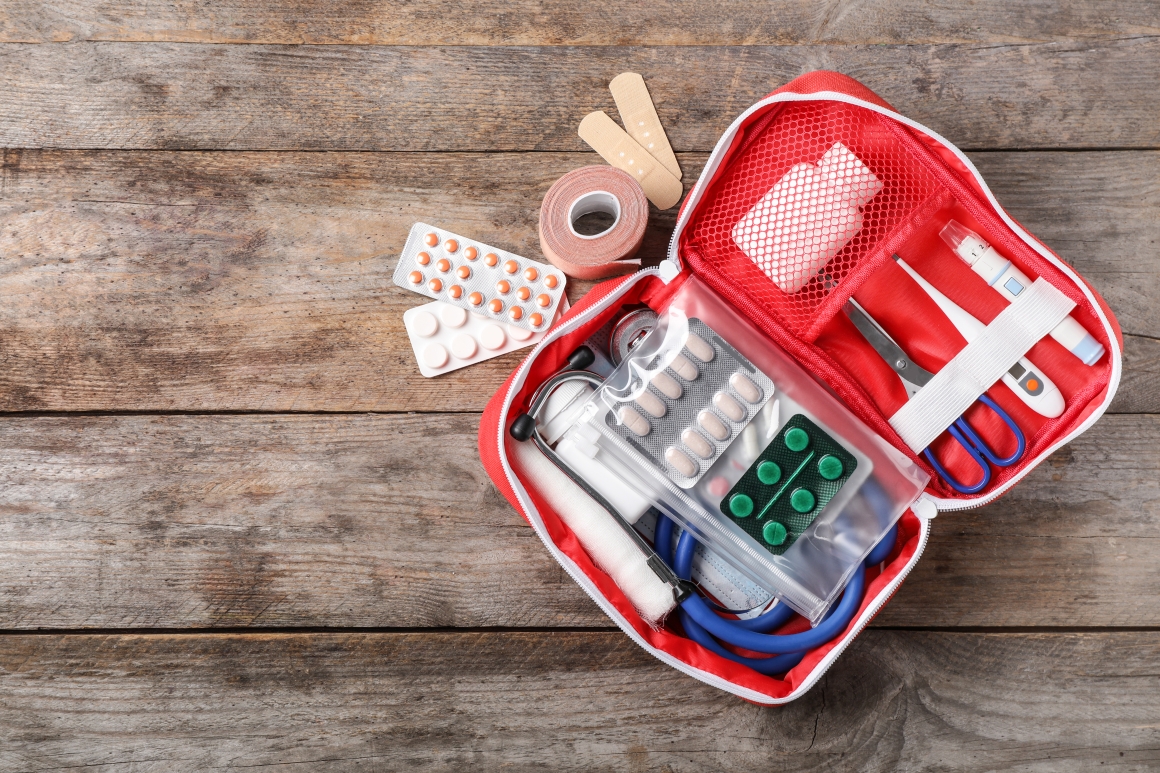 Départ en vacances : que mettre dans sa pharmacie de voyage ? 